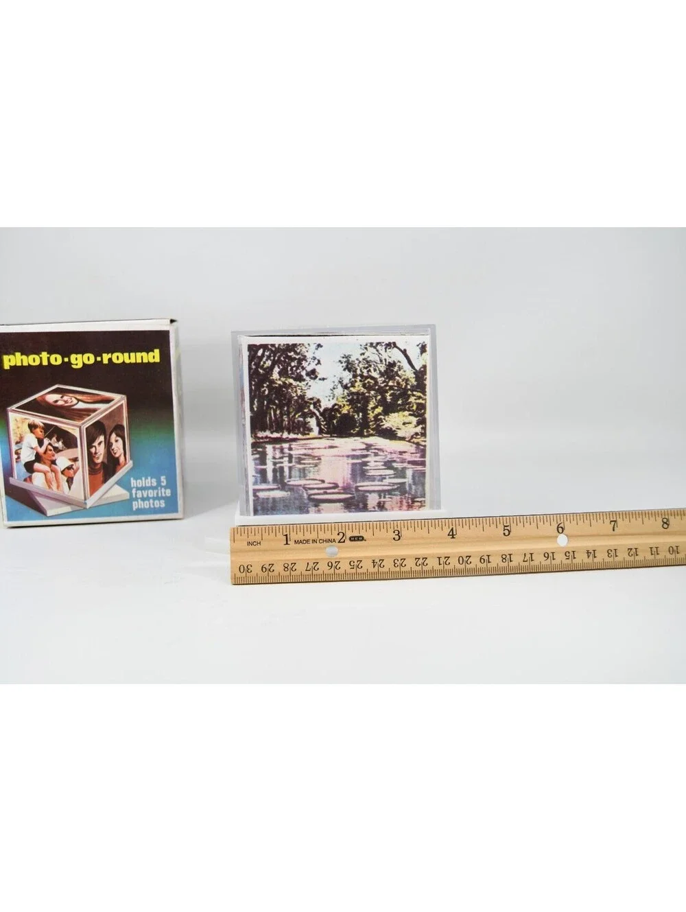 VTG 1970s Acrylic Photo Cube Frame Photo Go Round for 3 3/4